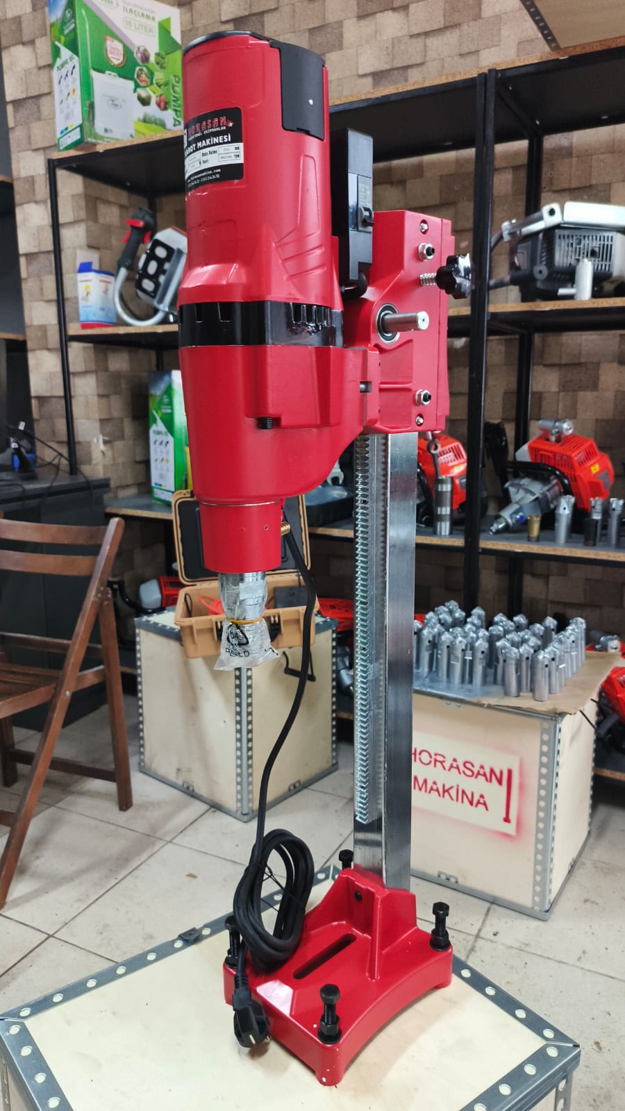 ELEKTRİKLİ SEHPALI SONDAJ VE KAROT MAKİNASI 3850 WT